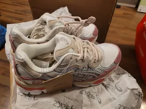 Ascis Sneakers ( Pinky Lady Size 39 )