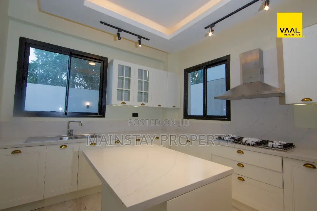 5bdrm Villa in Mainstay Estates, Cantonments for rent