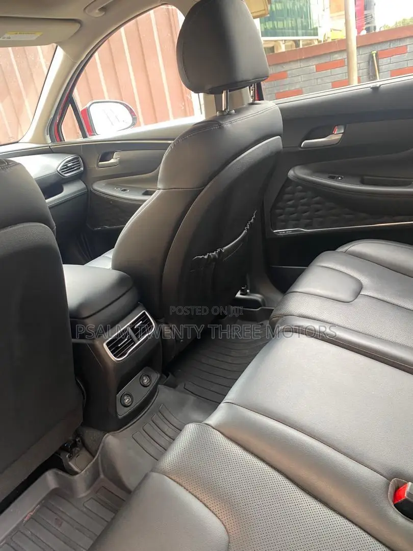 Hyundai Santa Fe 2023 Red