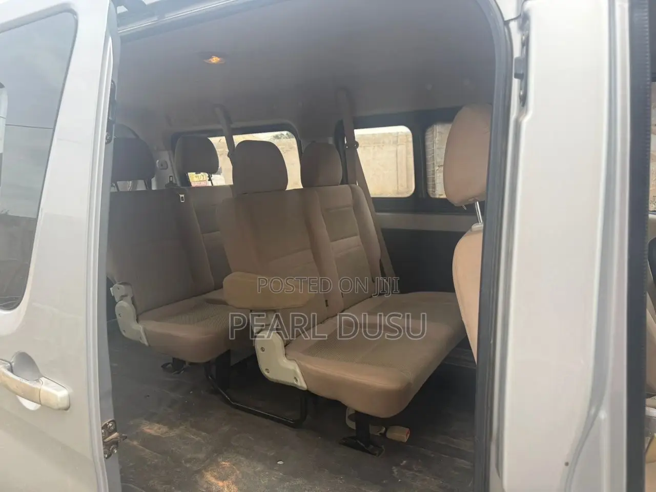 Bus 2017 Grey