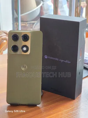 New Motorola Razr Ultra 2025 512 GB Green
