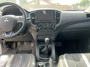 Mitsubishi L200 2022 White
