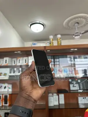 Apple iPhone XR 64 GB White