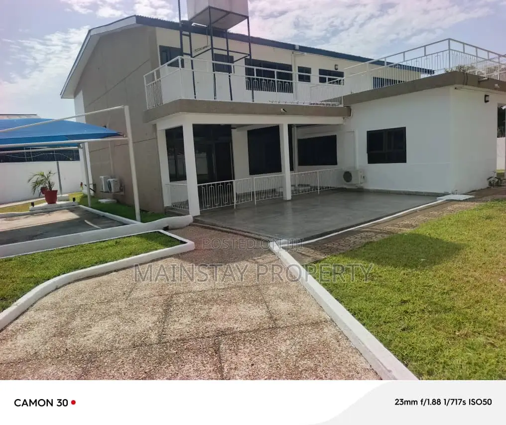 8bdrm House in Mainstay Estates, Cantonments for rent
