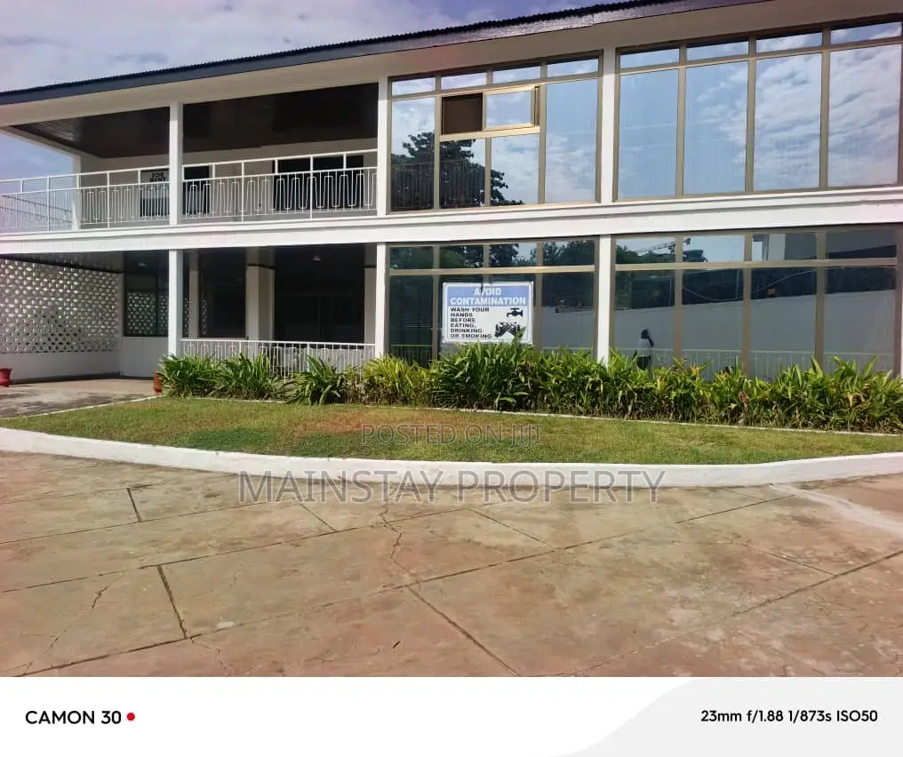 8bdrm House in Mainstay Estates, Cantonments for rent
