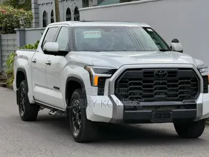 Toyota Tundra Limited CrewMax 6.5' Bed 2024 White