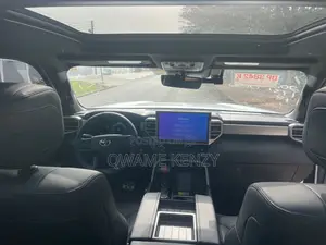Toyota Tundra 2025 White