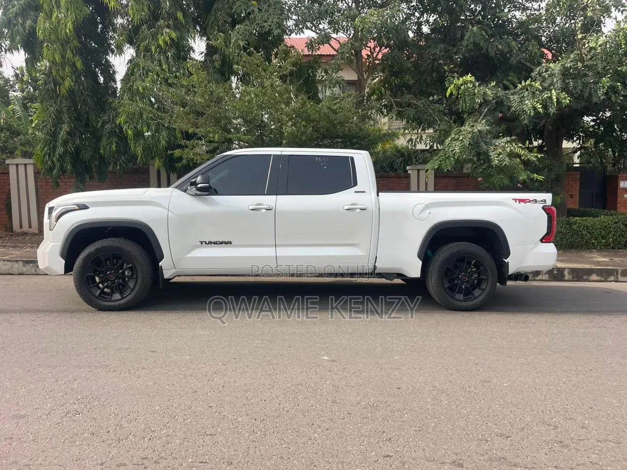 Toyota Tundra 2025 White