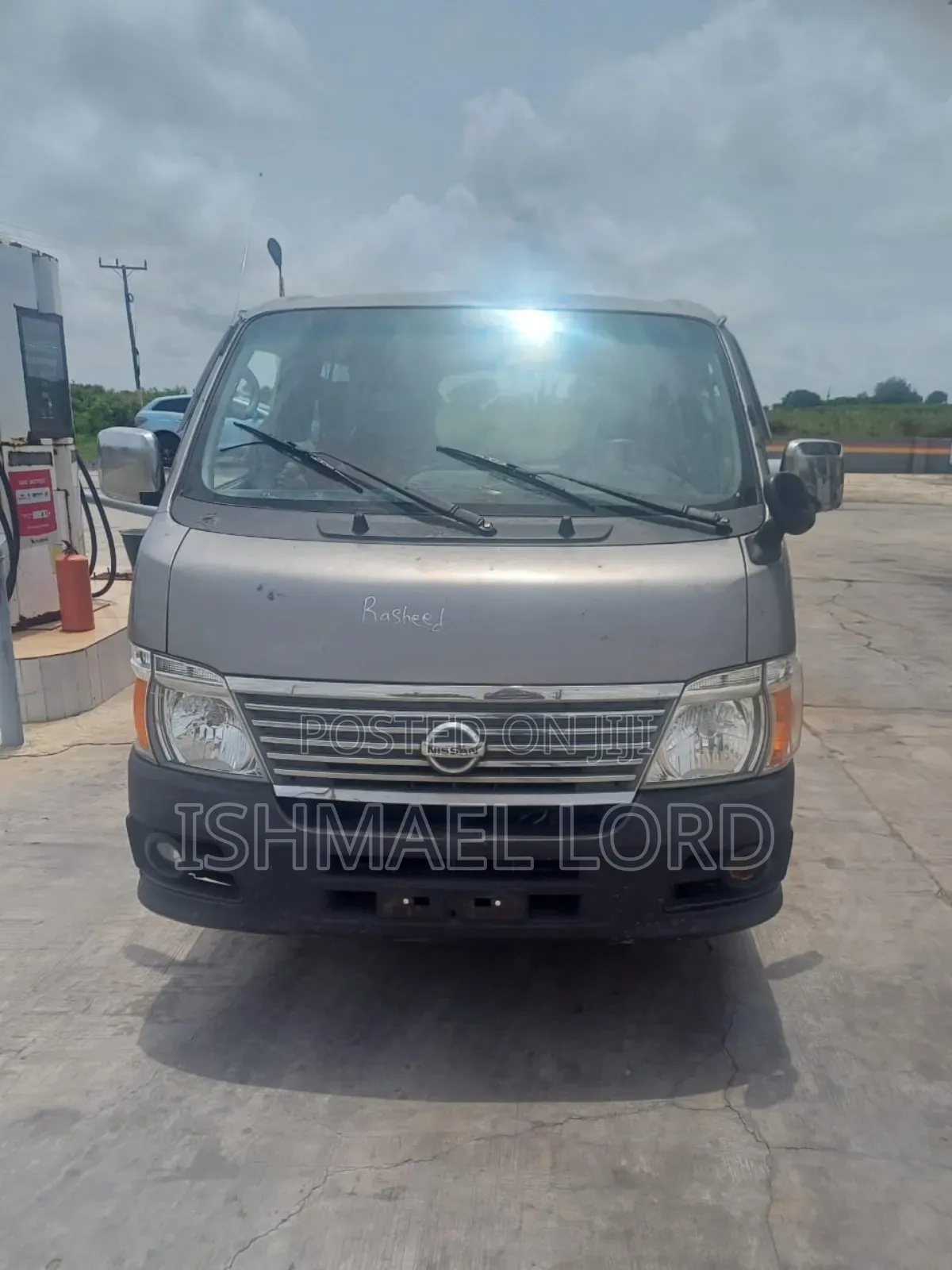 Nissan Caravan (Urvan) 2015 Grey