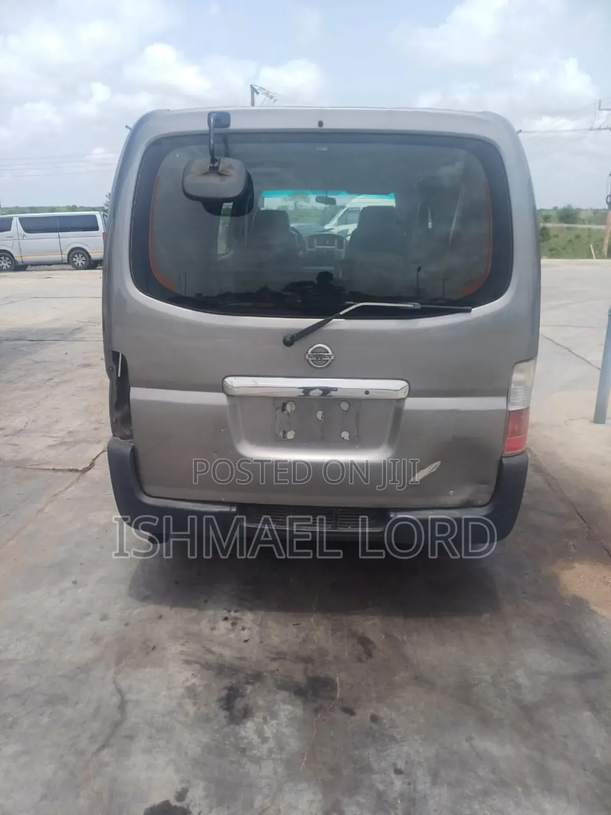 Nissan Caravan (Urvan) 2015 Grey
