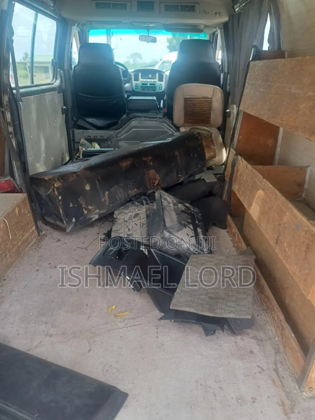 Nissan Caravan (Urvan) 2015 Grey