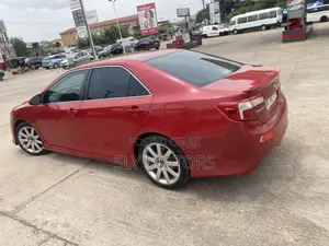 Toyota Camry SE 4dr Sedan (2.5L 4cyl 6A) 2014 Red