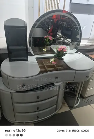 Modern Make Ups Set Ups