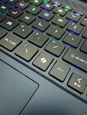 New Laptop MSI Stealth 16 AI Studio 16GB Intel Core 7 SSD 1T