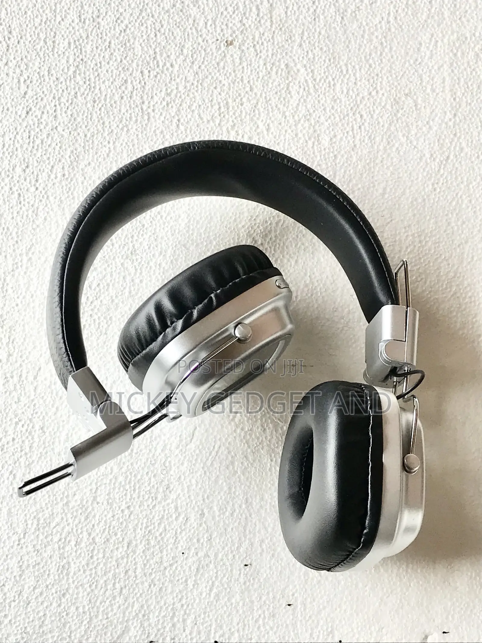 JBL Bass Wireless Headset