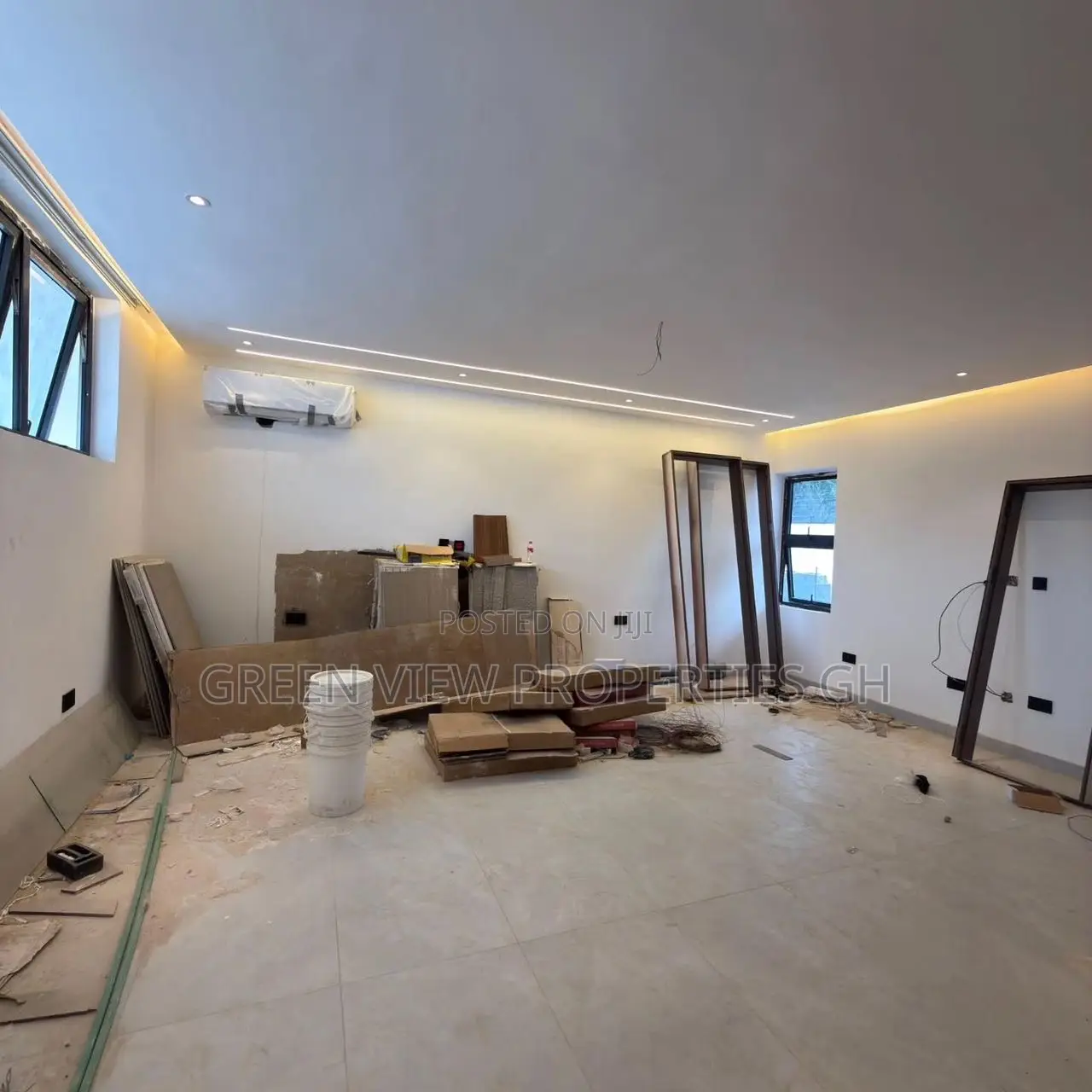 4bdrm Duplex in East Legon for sale