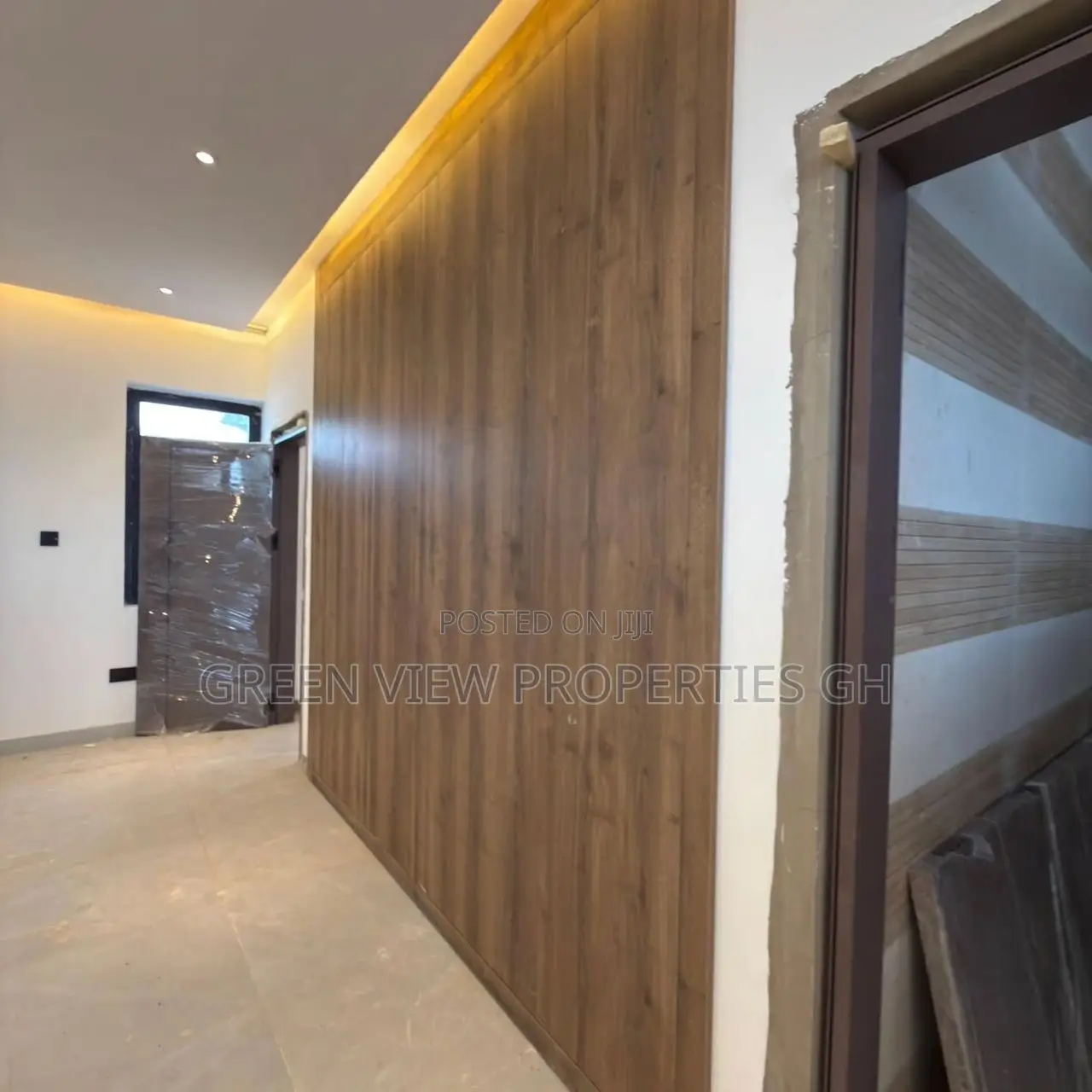 4bdrm Duplex in East Legon for sale