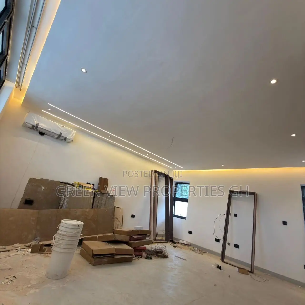 4bdrm Duplex in East Legon for sale