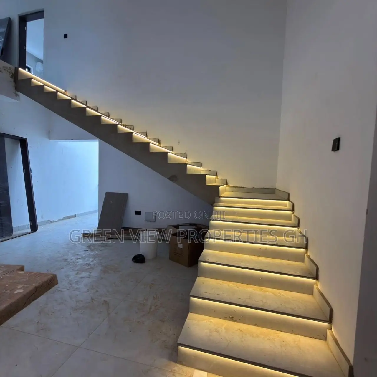 4bdrm Duplex in East Legon for sale