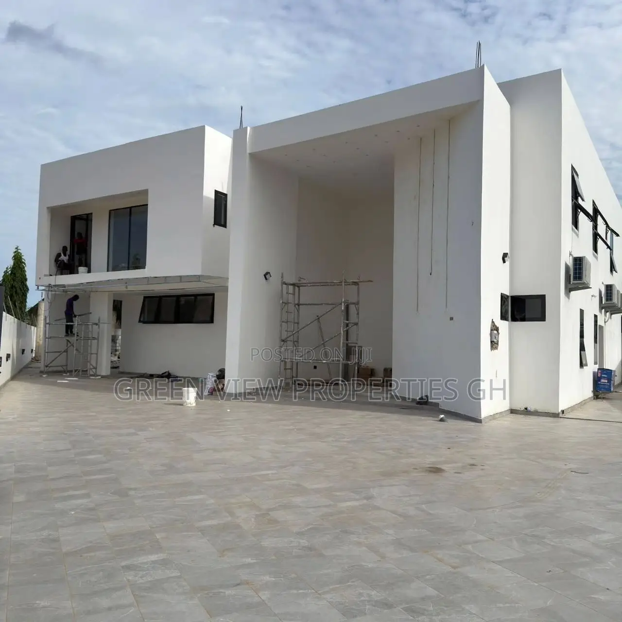 4bdrm Duplex in East Legon for sale