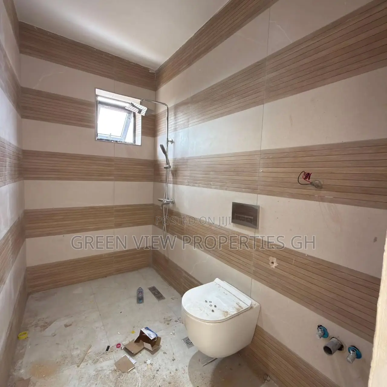 4bdrm Duplex in East Legon for sale
