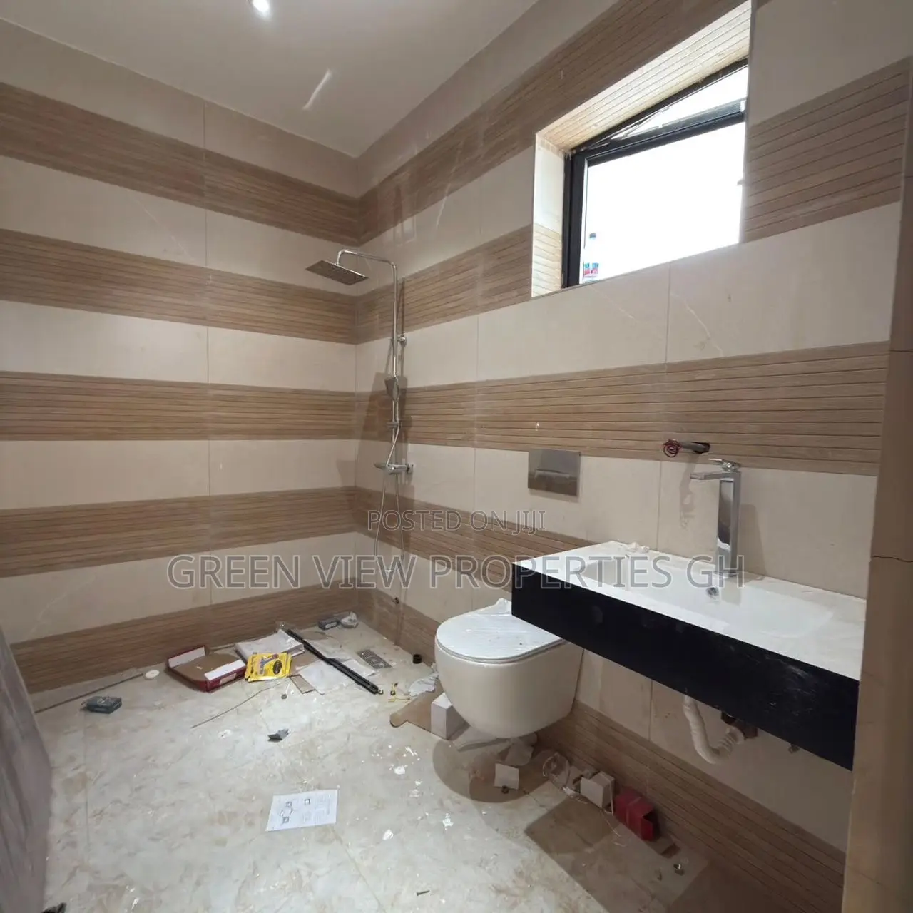 4bdrm Duplex in East Legon for sale