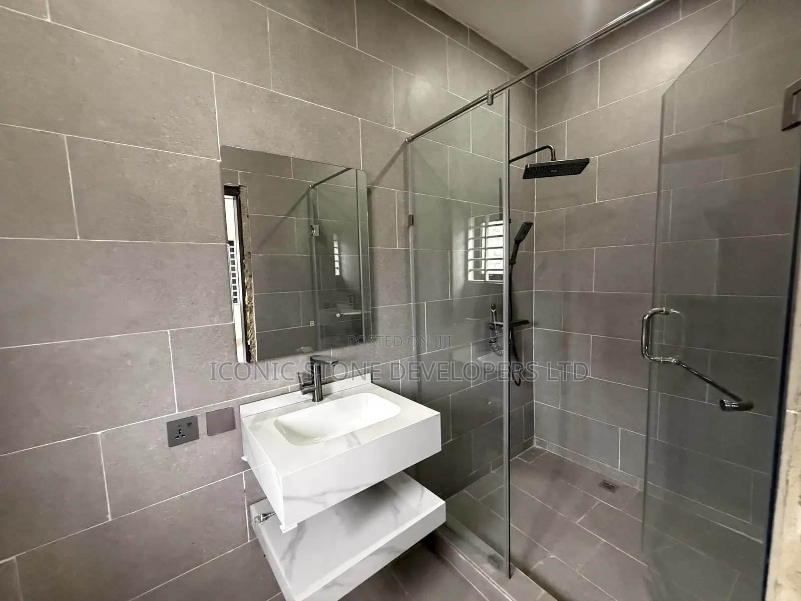 5bdrm House in East Legon Hills for sale