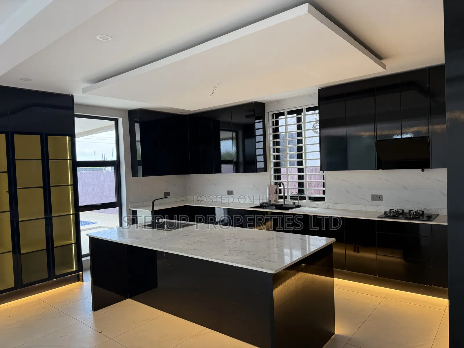 5bdrm House in East Legon Hills for sale