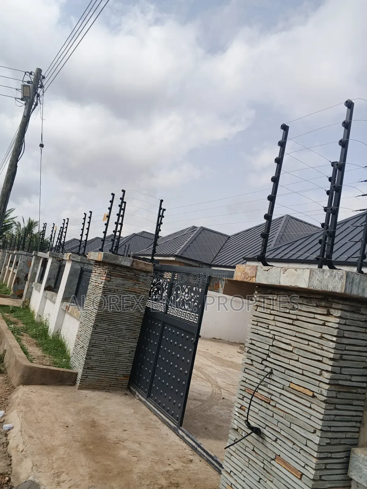 3bdrm House in Ashieyie $160K, Frafraha for sale