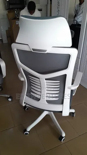 Ash and White Neatswivel Chair