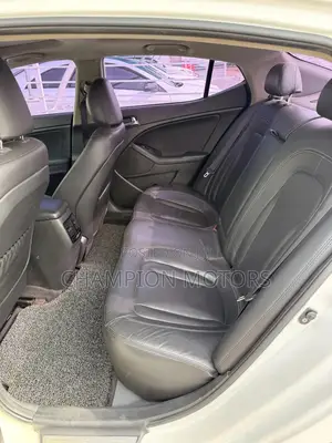 Kia K5 2011 White
