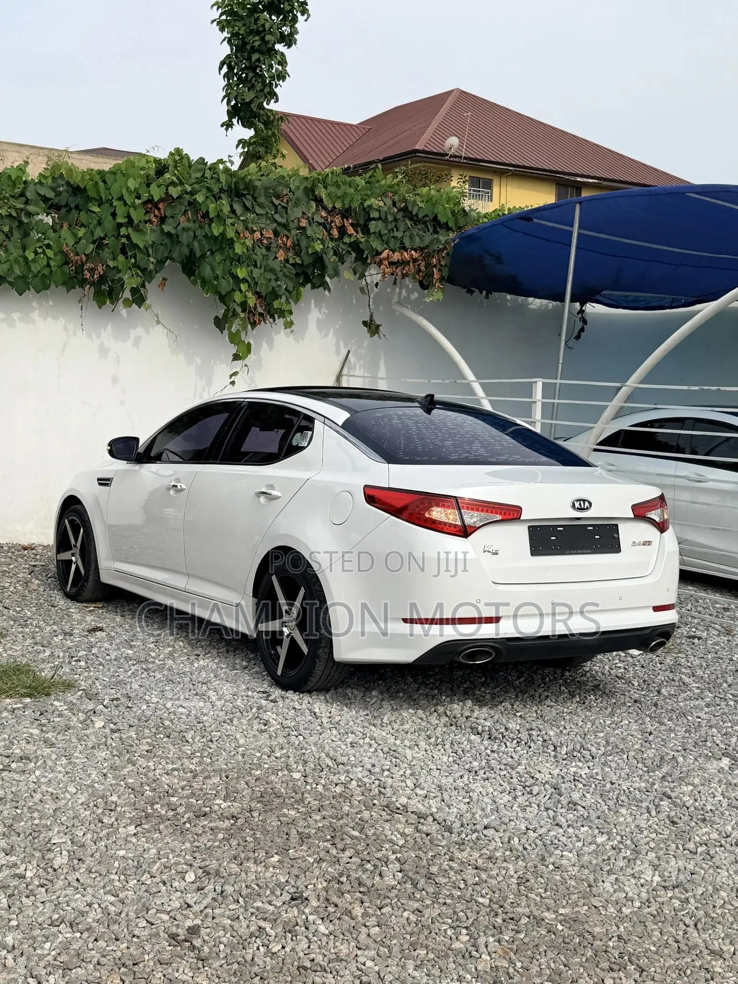 Kia K5 2011 White