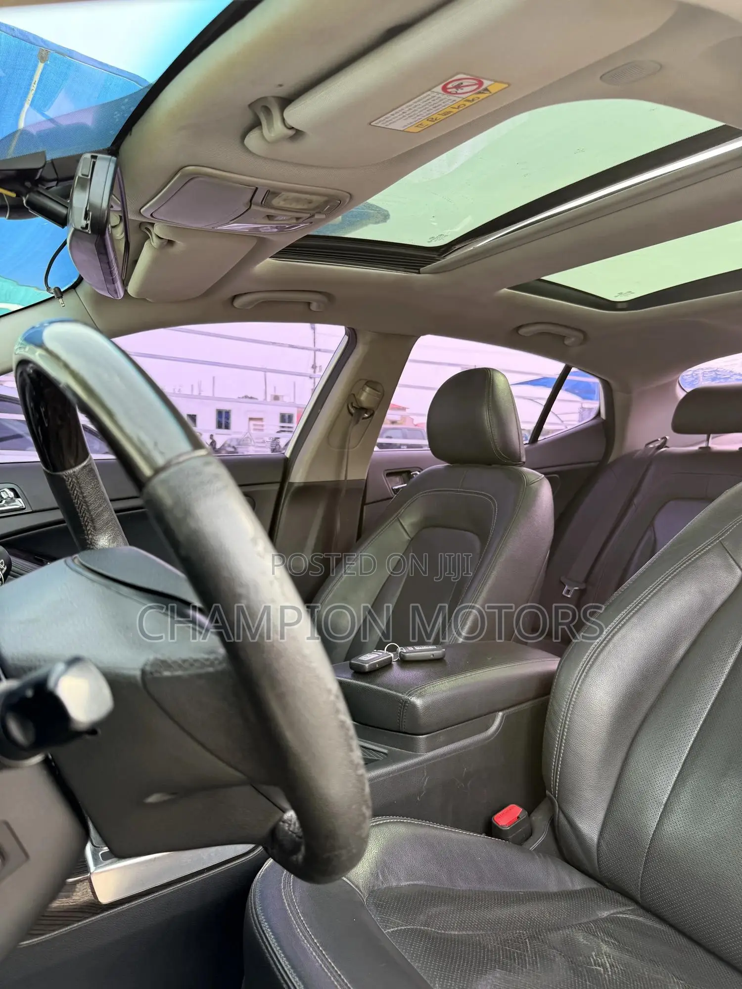 Kia K5 2011 White