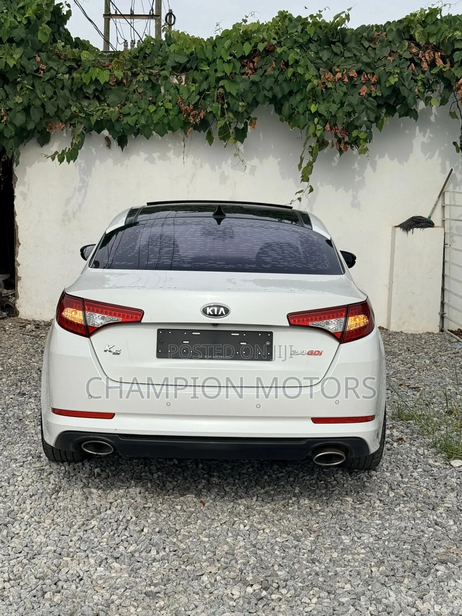 Kia K5 2011 White