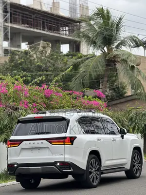 Lexus LX LX 600 2023 White