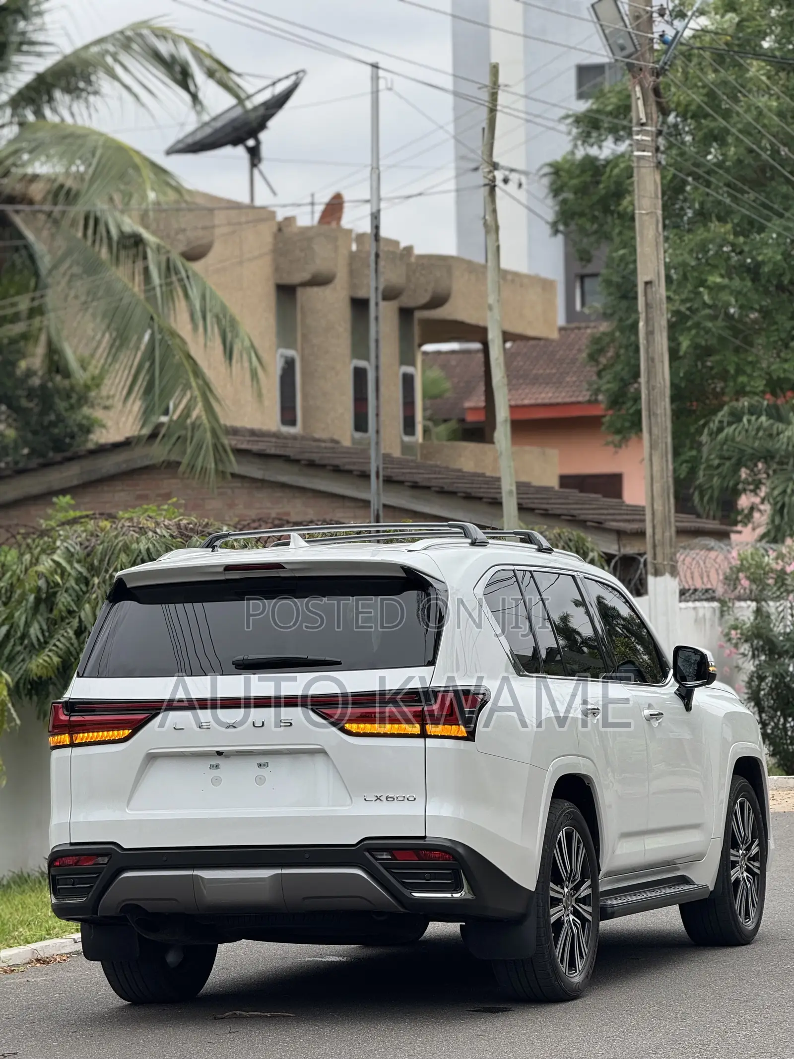 Lexus LX LX 600 2023 White