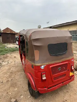 Bajaj RE 2024 Red