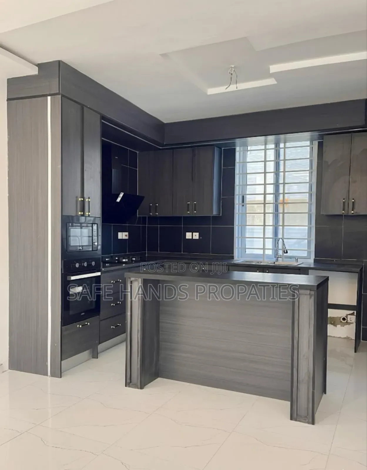 4bdrm House in Accra Metropolitan for sale