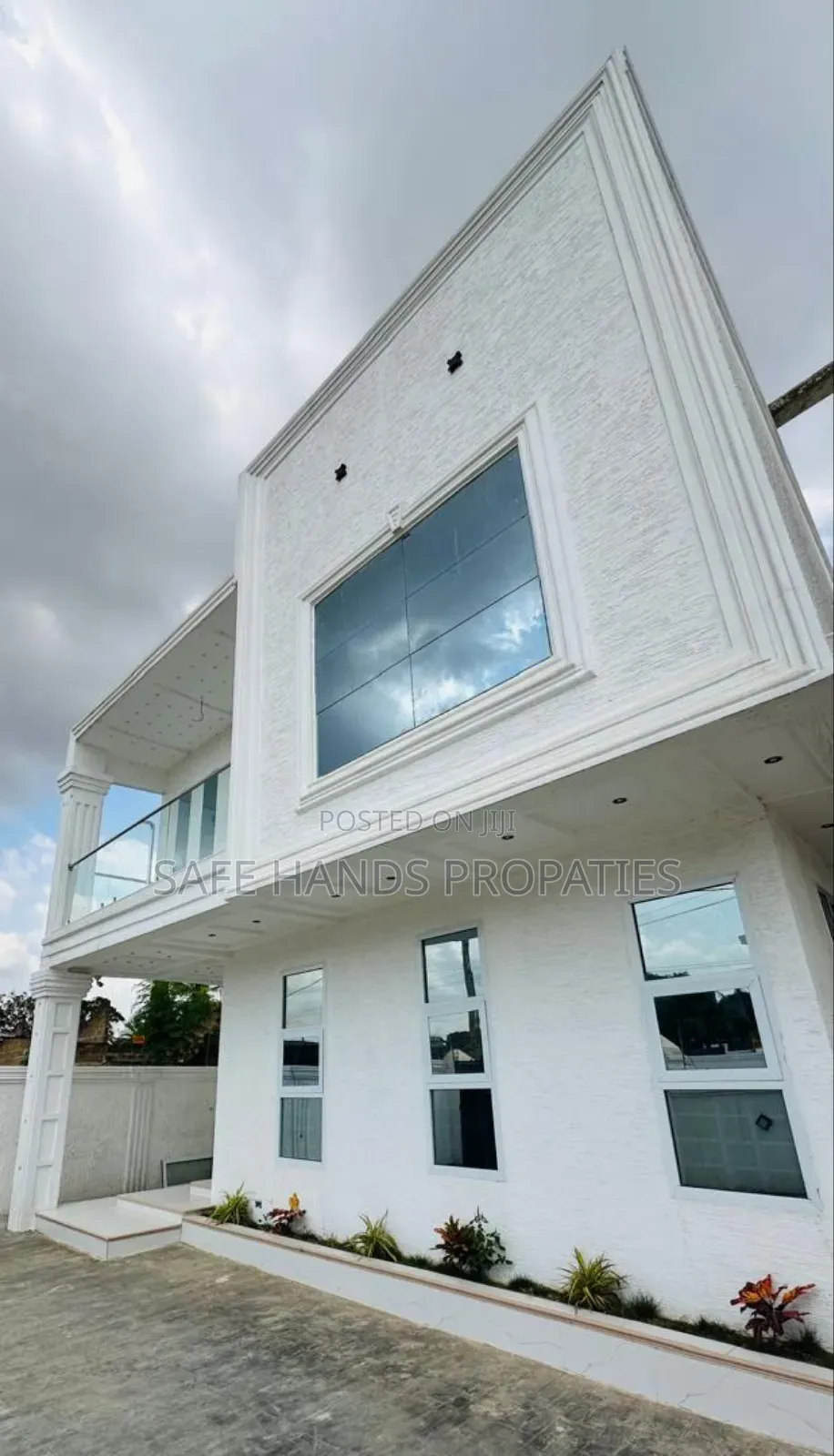 4bdrm House in Accra Metropolitan for sale