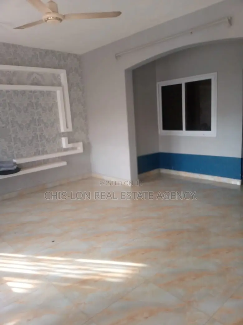 2bdrm Apartment in Santa Maria Hospital, School Complex Area for rent