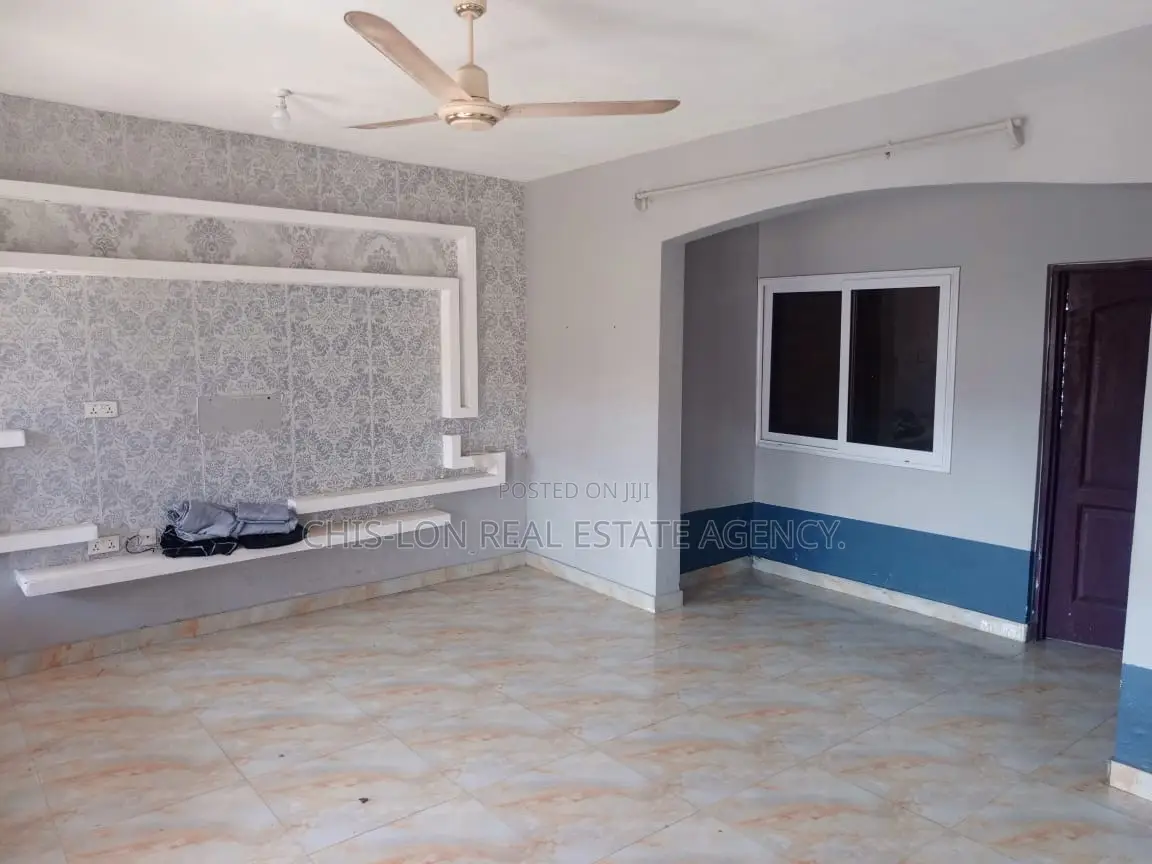 2bdrm Apartment in Santa Maria Hospital, School Complex Area for rent