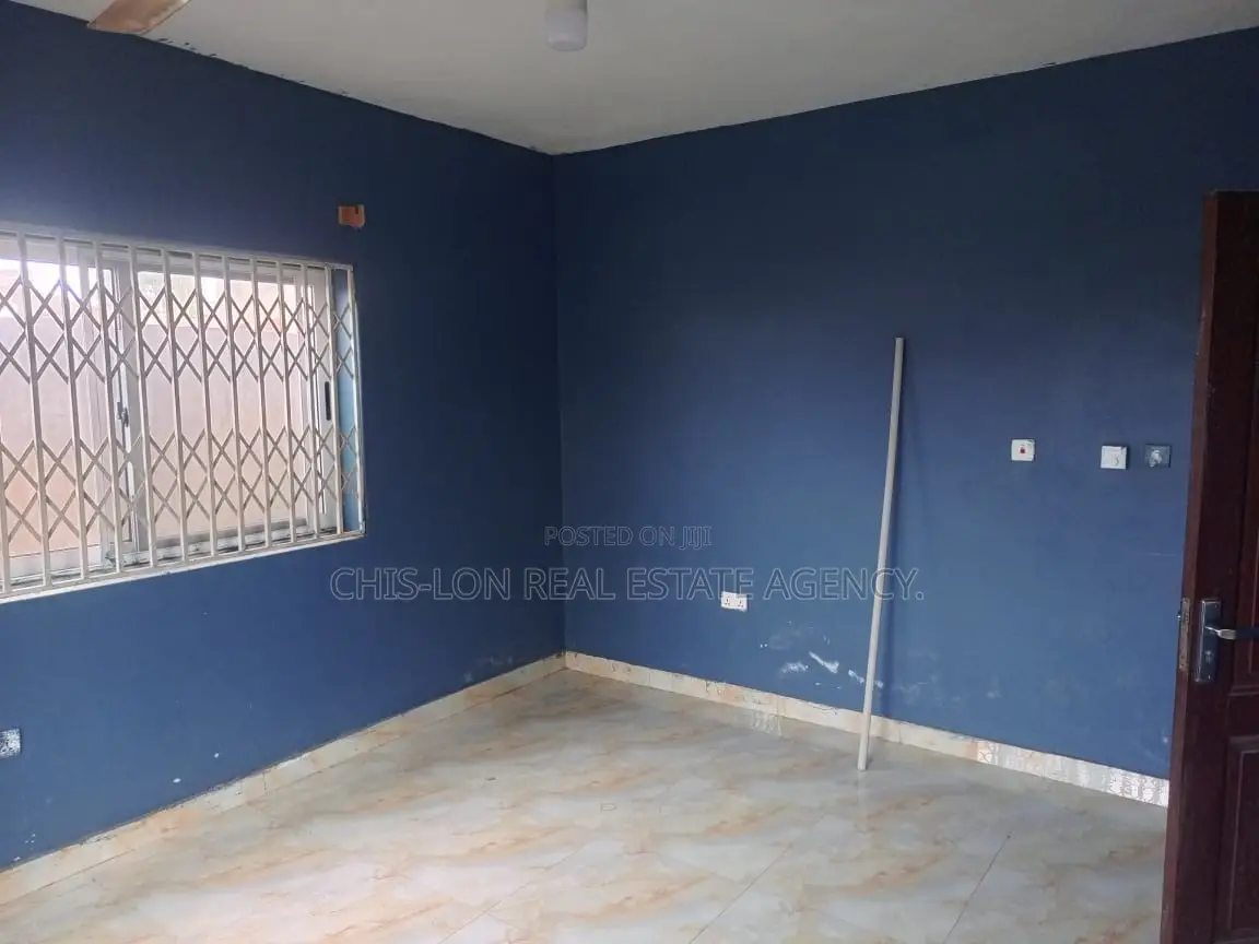 2bdrm Apartment in Santa Maria Hospital, School Complex Area for rent