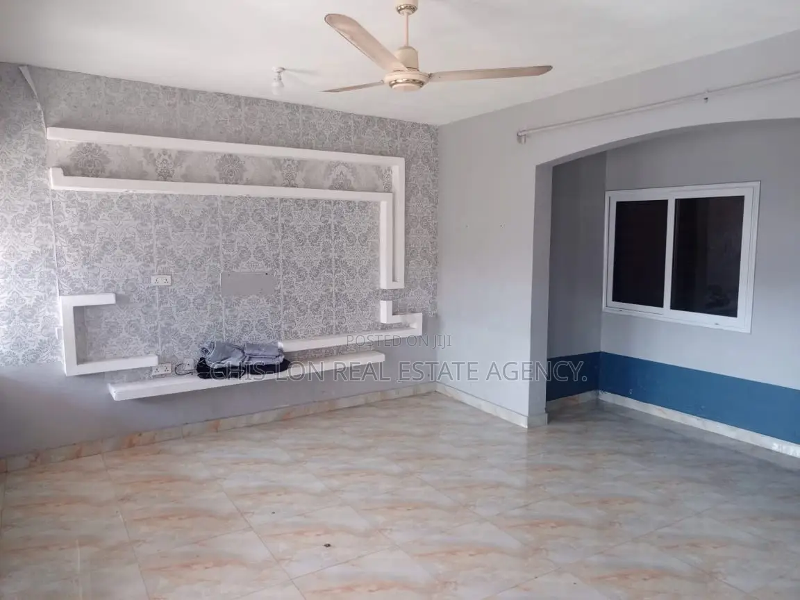 2bdrm Apartment in Santa Maria Hospital, School Complex Area for rent