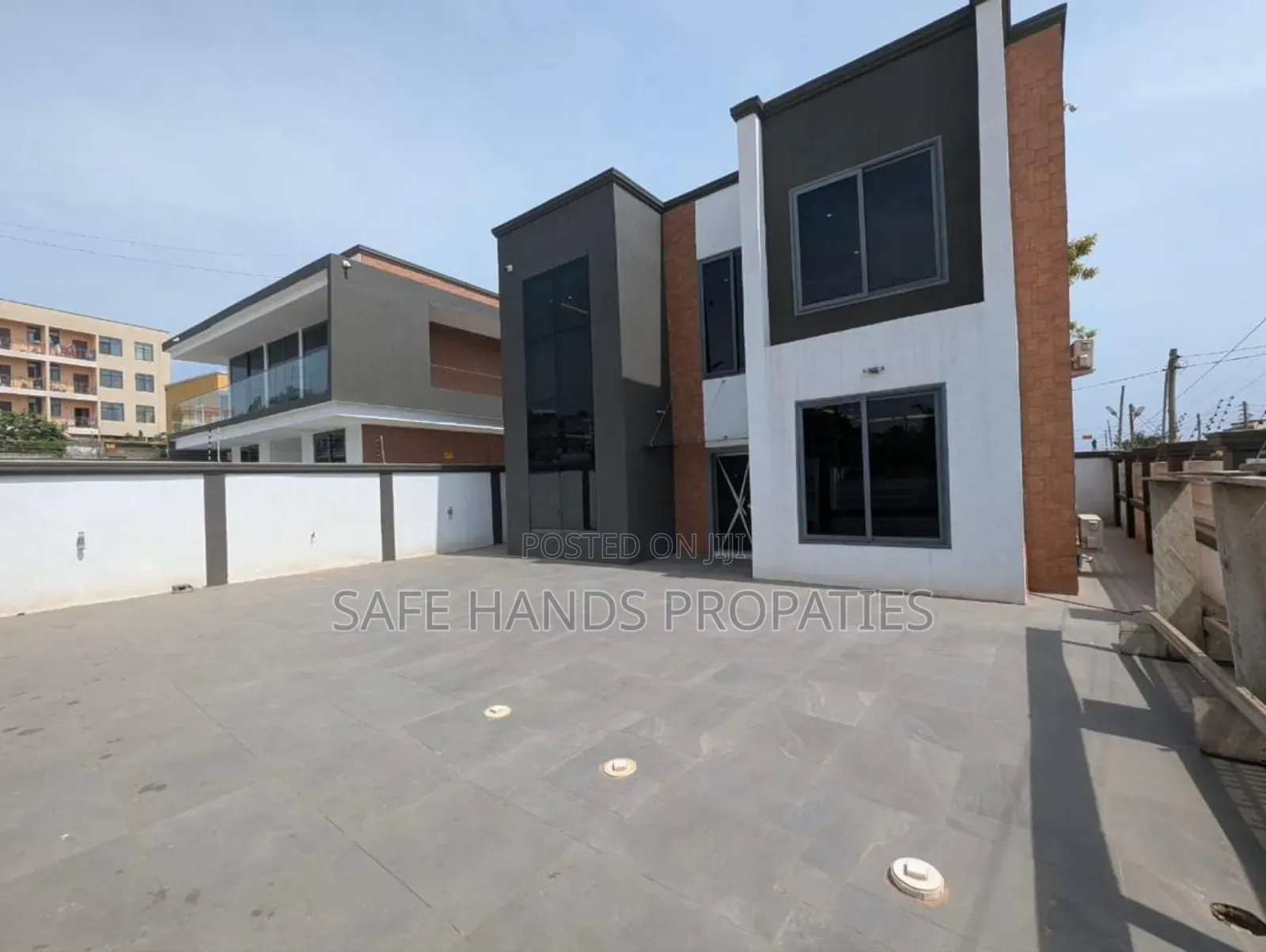 3bdrm Duplex in Accra Metropolitan for rent