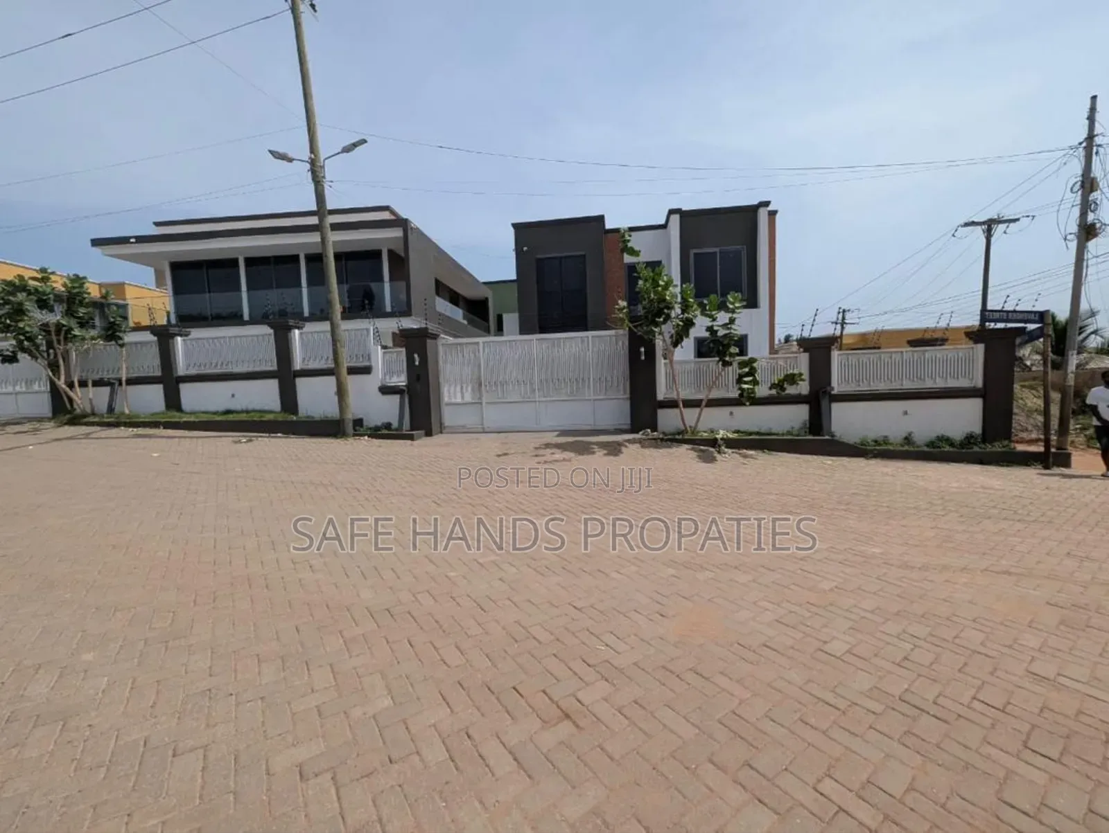 3bdrm Duplex in Accra Metropolitan for rent