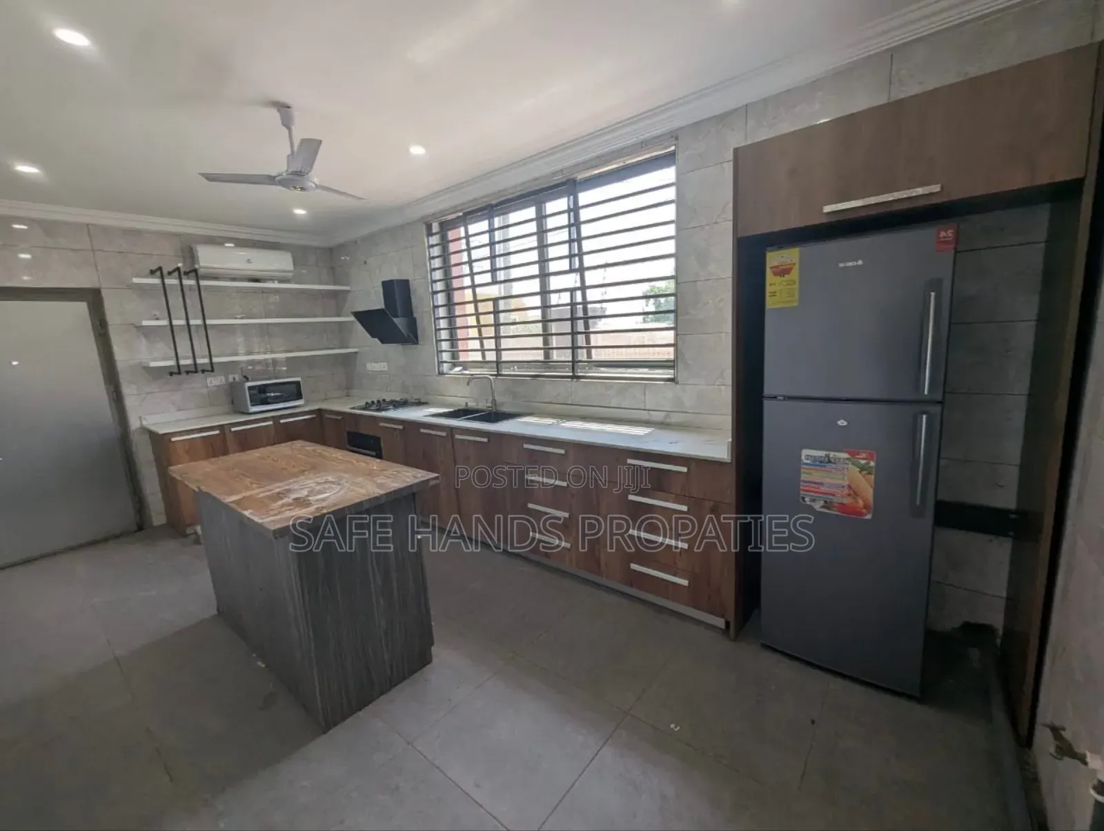 3bdrm Duplex in Accra Metropolitan for rent