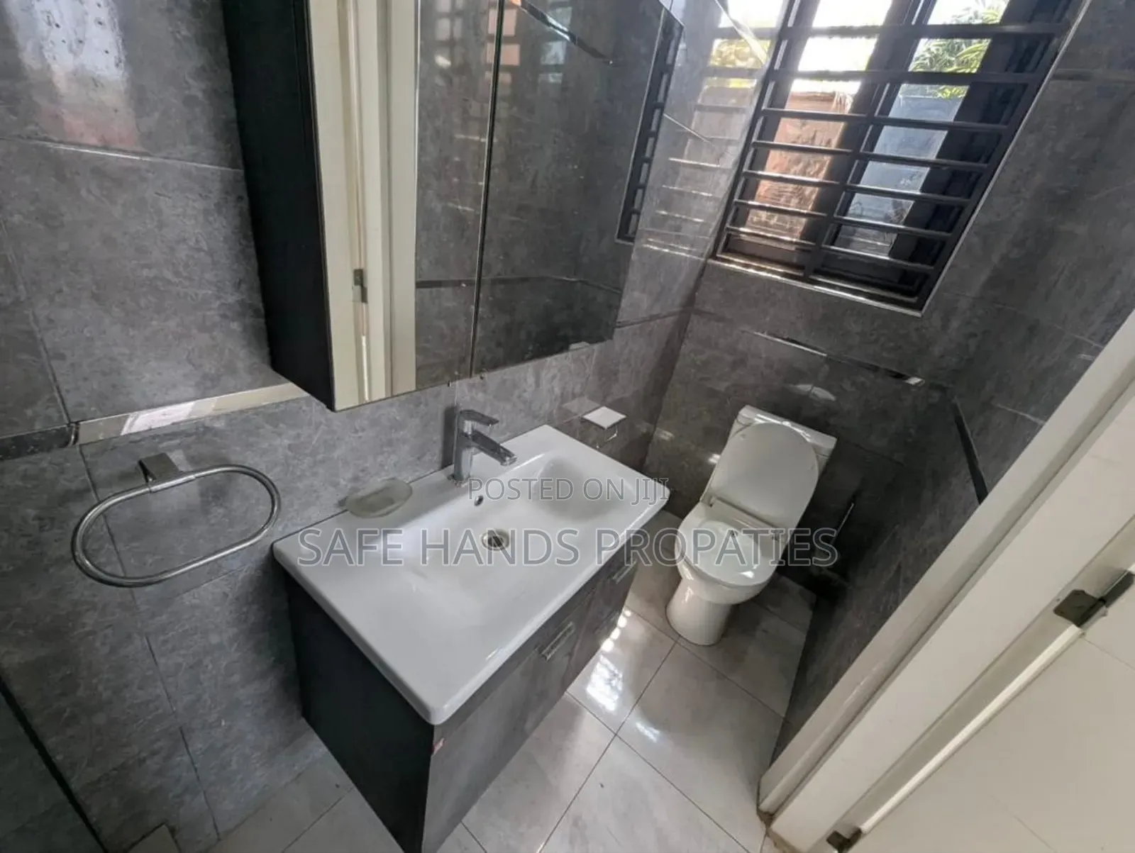 3bdrm Duplex in Accra Metropolitan for rent