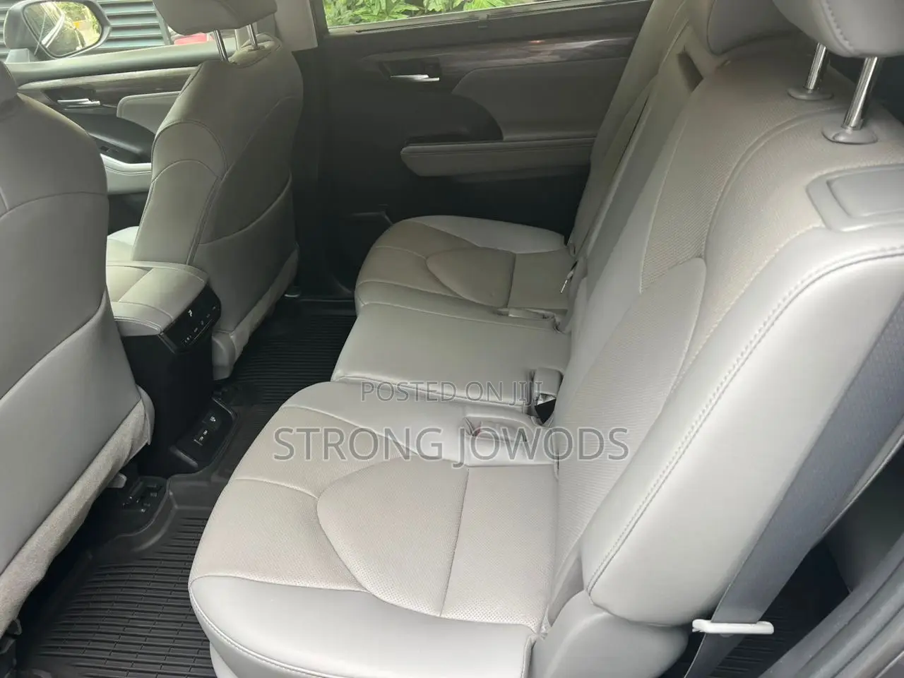 Toyota Highlander Limited 2022 Gray