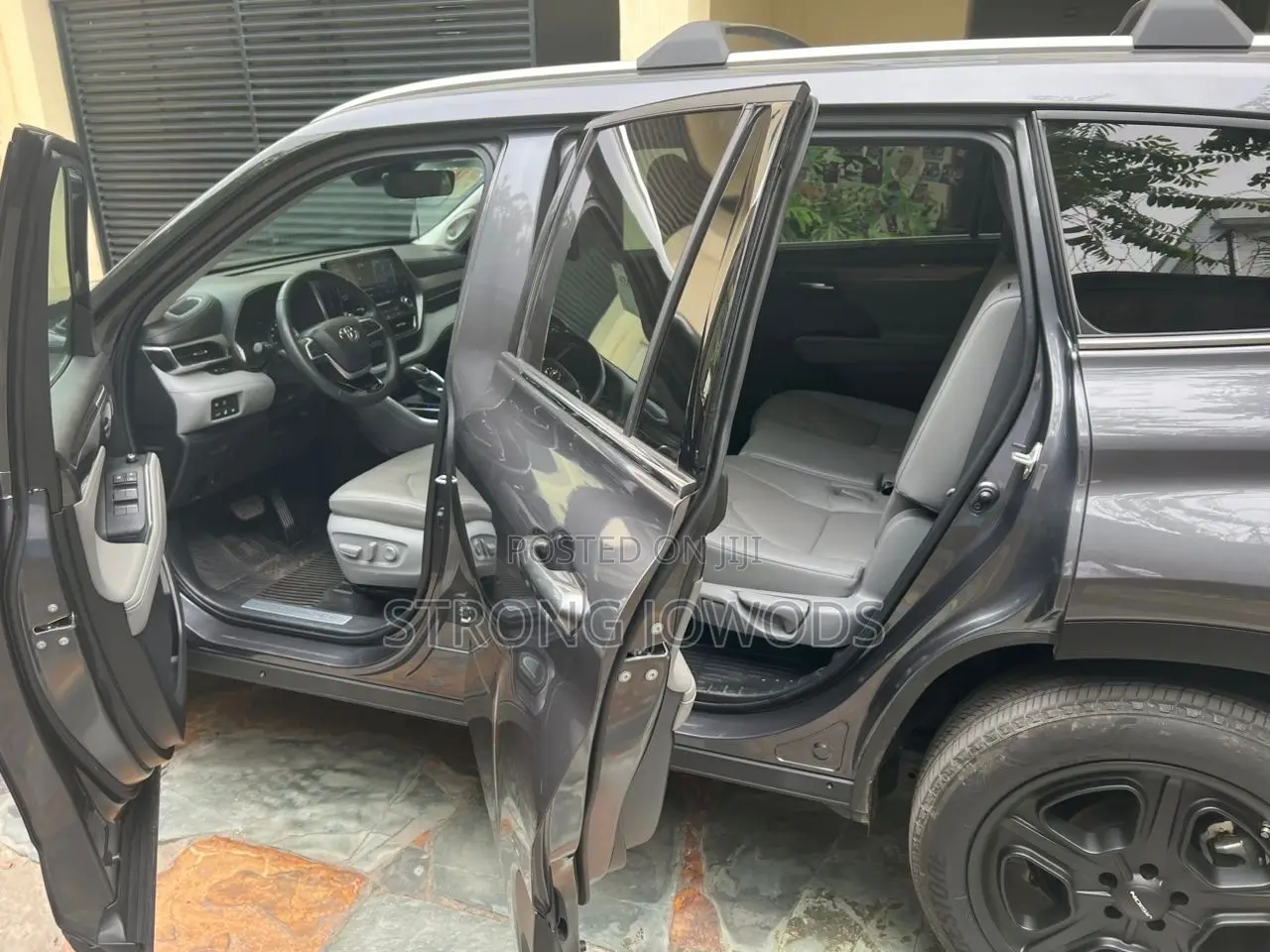 Toyota Highlander Limited 2022 Gray