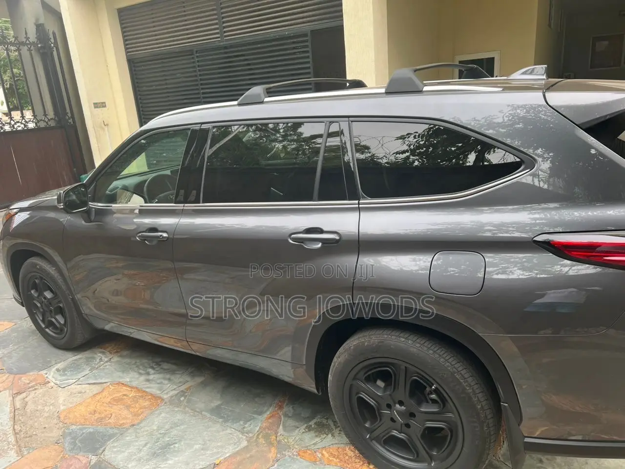 Toyota Highlander Limited 2022 Gray